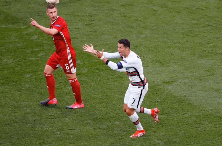 Ronaldo tao 3 ky luc anh 6