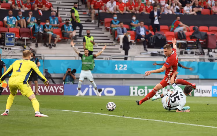 Ronaldo tao 3 ky luc anh 8