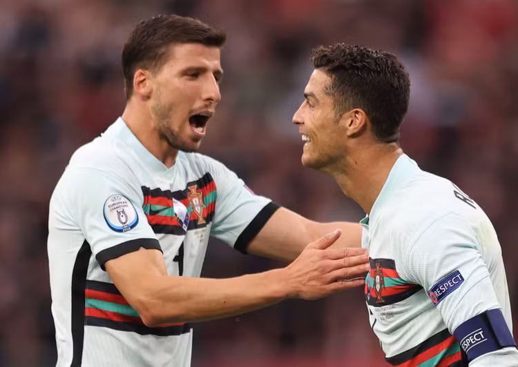 Ronaldo tao 3 ky luc anh 5