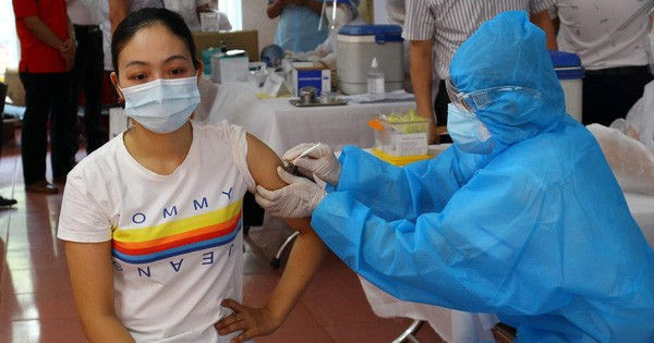 Bộ Y tế yêu cầu đẩy nhanh tiến độ tiêm vắc-xin Covid-19, hoàn thành trước 18-6 - Ảnh 1.