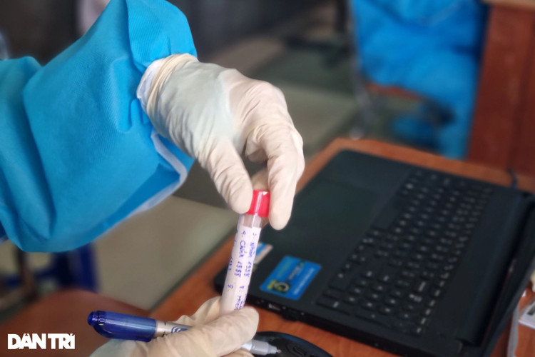 Vụ cán bộ Đà Nẵng tát nhân viên lấy mẫu xét nghiệm: Đề nghị xử lý nghiêm - 1