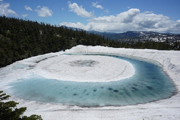 Kỳ lạ hồ nước biến thành Mắt rồng chỉ trong một đêm ở Nhật Bản - 2