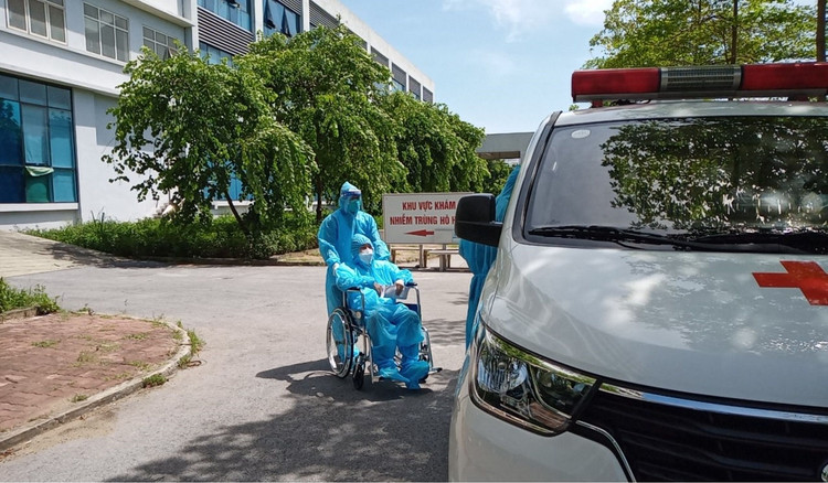 1 phụ nữ sốc độc tố virus SARS-CoV-2, tổn thương phổi trên 75% vẫn sống sót kỳ diệu ảnh 2