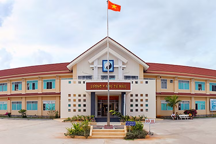 Nữ trưởng khoa bị cách chức vì không muốn đi chống dịch Covid-19 - 1