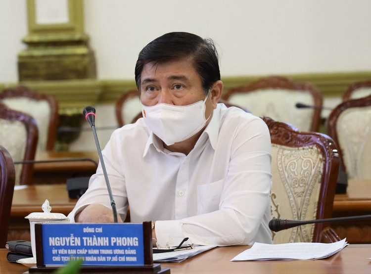 Chủ tịch TP.HCM: Dịch vẫn phức tạp, cùng lúc ứng phó 2 biến chủng lây lan nhanh