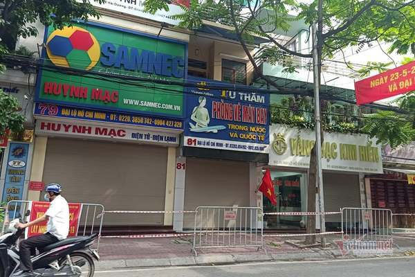 Công an vào cuộc vụ vợ chồng F0 ở lỳ trong nhà khi bị đưa đi cách ly