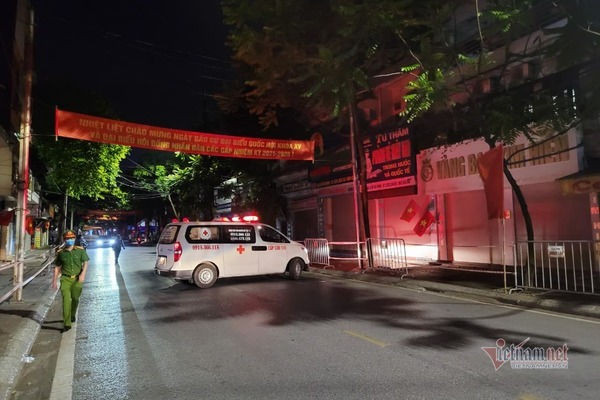 Công an vào cuộc vụ vợ chồng F0 ở lỳ trong nhà khi bị đưa đi cách ly