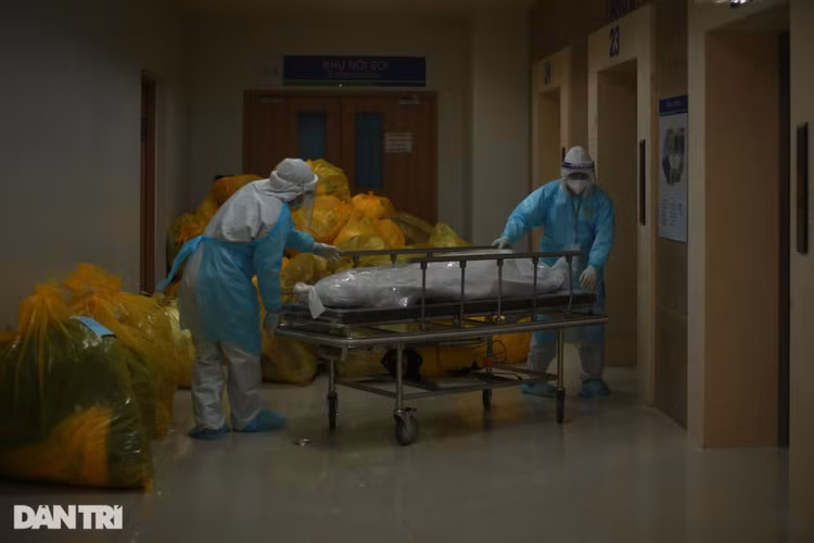 Đêm trắng tại thành trì cuối cùng chiến đấu với Covid-19 ở TPHCM - 16