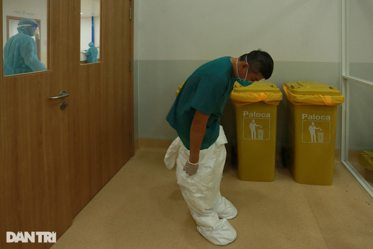 Đêm trắng tại thành trì cuối cùng chiến đấu với Covid-19 ở TPHCM - 20