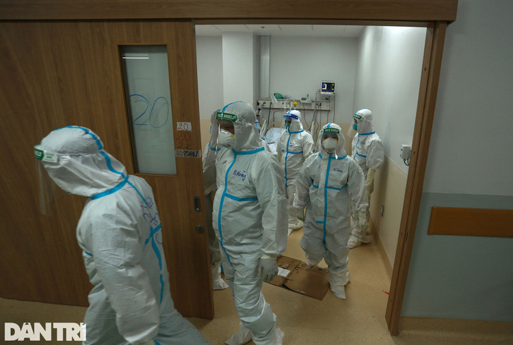 Đêm trắng tại thành trì cuối cùng chiến đấu với Covid-19 ở TPHCM - 5