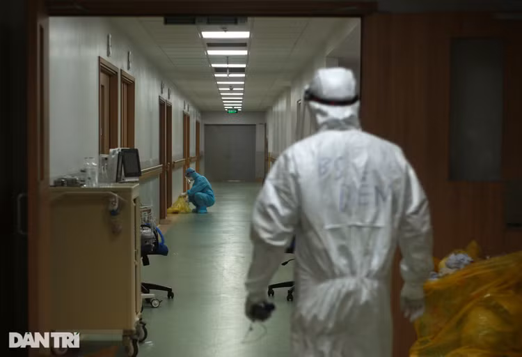 Đêm trắng tại thành trì cuối cùng chiến đấu với Covid-19 ở TPHCM - 17
