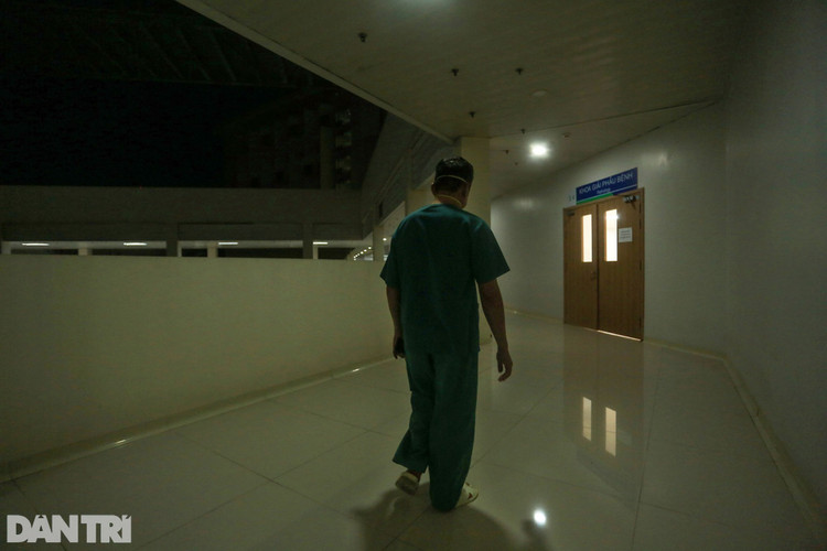 Đêm trắng tại thành trì cuối cùng chiến đấu với Covid-19 ở TPHCM - 22