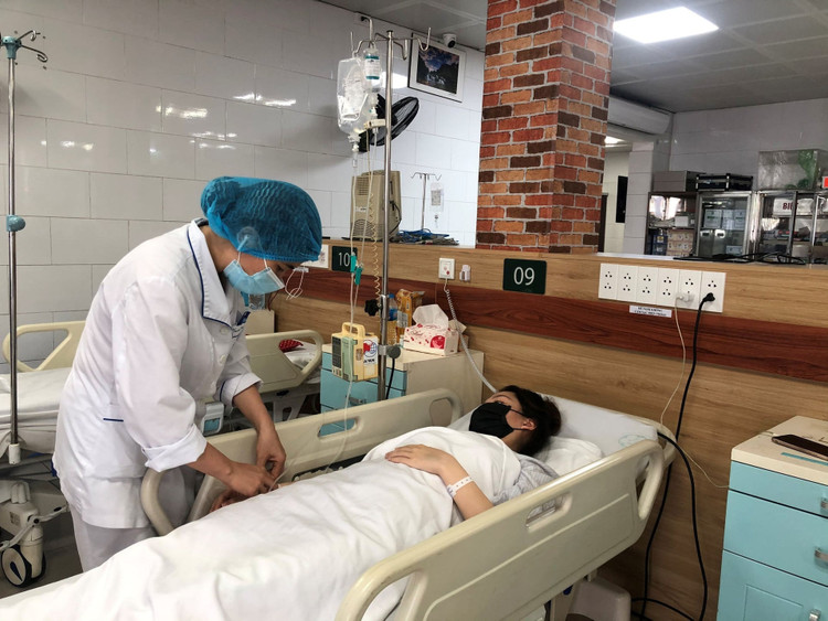 Bác sĩ cảnh báo nguy cơ ngộ độc với bài thuốc trị Covid-19 trên mạng - 2