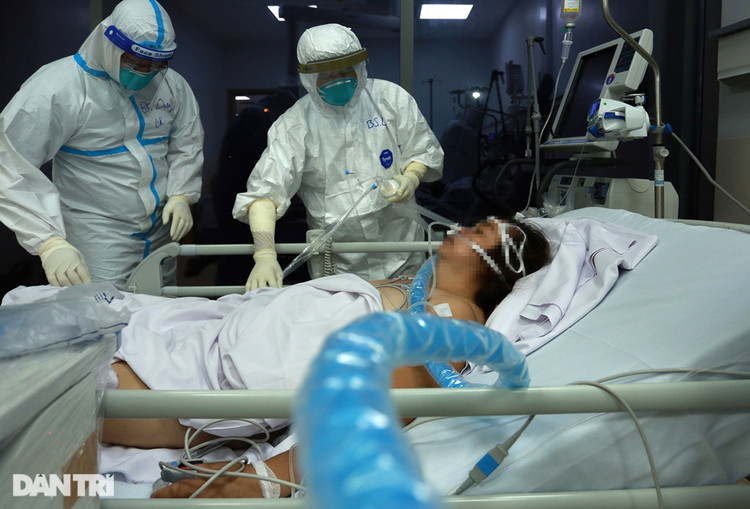 Đêm trắng tại thành trì cuối cùng chiến đấu với Covid-19 ở TPHCM - 2
