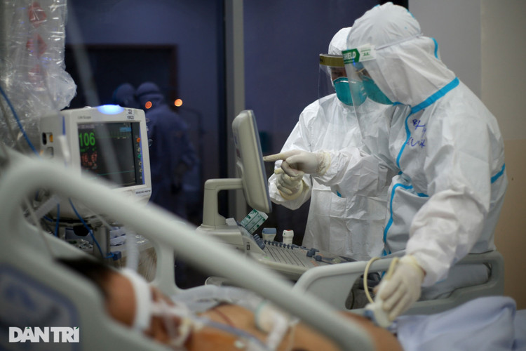 Đêm trắng tại thành trì cuối cùng chiến đấu với Covid-19 ở TPHCM - 11