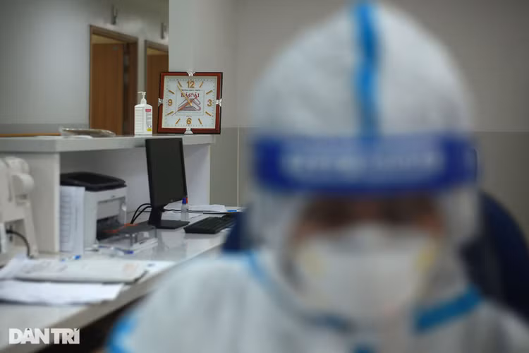 Đêm trắng tại thành trì cuối cùng chiến đấu với Covid-19 ở TPHCM - 3