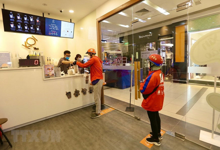 Hình ảnh các Trung tâm thương mại ở Hà Nội mở cửa đón khách trở lại ảnh 9