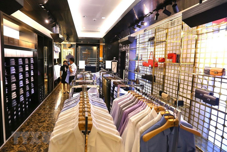 Hình ảnh các Trung tâm thương mại ở Hà Nội mở cửa đón khách trở lại ảnh 8