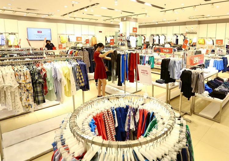 Hình ảnh các Trung tâm thương mại ở Hà Nội mở cửa đón khách trở lại ảnh 12