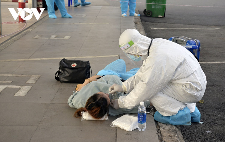 Hình ảnh hàng nghìn người dân được hỗ trợ rời TP.HCM về quê ảnh 8