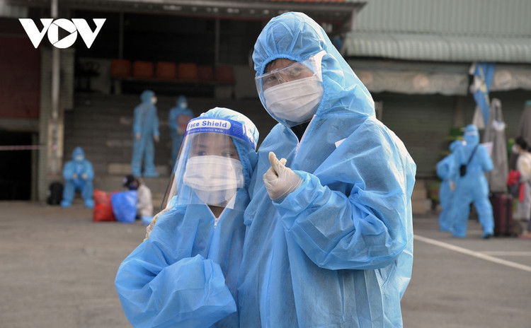 Hình ảnh hàng nghìn người dân được hỗ trợ rời TP.HCM về quê ảnh 13