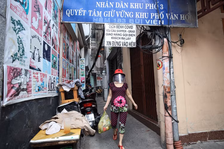 Nguoi dan TP.HCM han che ra duong sau 18h anh 1