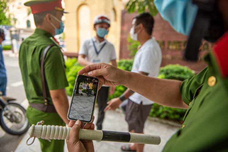 Dich Covid-19 Ha Noi, gian cach xa hoi Ha Noi anh 2