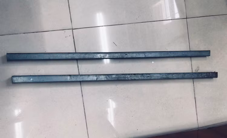 Nhóm thanh niên vác túyp sắt truy sát 1 gia đình giữa ban ngày - 3