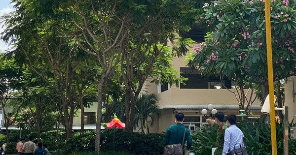 NÓNG: Phong toả một chung cư ở TP Thủ Đức do có người dương tính Covid-19 - Ảnh 1.