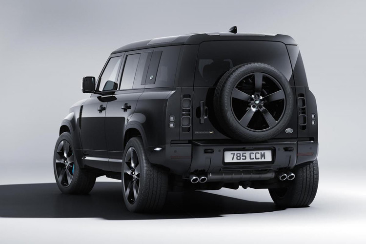 Land Rover Defender V8 Bond Edition ra mắt với cảm hứng từ phim điệp viên 007 - 3