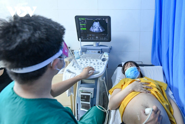 Hà Nội tiêm vaccine Covid-19 cho hơn 1.000 thai phụ ảnh 7