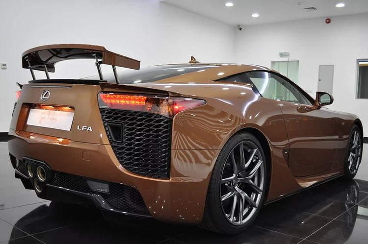 Sau 9 năm, Lexus LFA được rao bán với giá 15,6 tỷ đồng ảnh 2