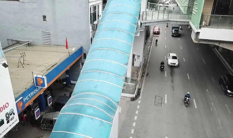 Duong sat Cat Linh - Ha Dong cham tre anh 2