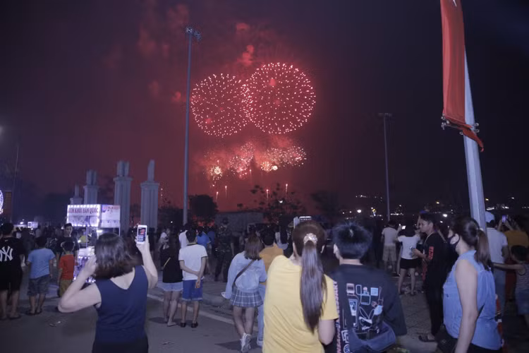 Pháo hoa rực sáng thành phố Việt Trì dịp Giỗ tổ Hùng Vương ảnh 9