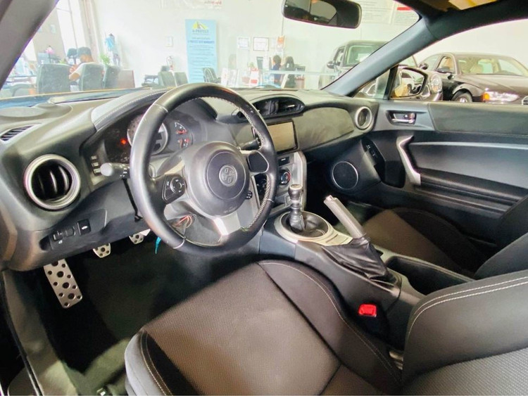 Toyota 86 độ nhái siêu xe Lamborghini, bán giá 26.500 USD