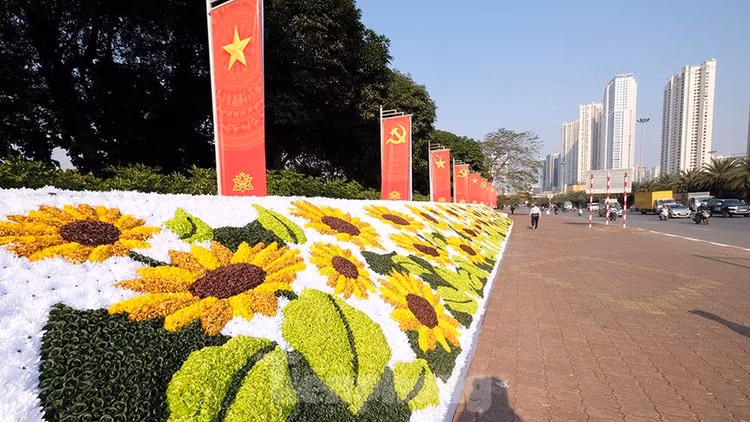 Trung tâm Hội nghị Quốc gia trang hoàng chuẩn bị Đại hội lần thứ XIII của Đảng - ảnh 1