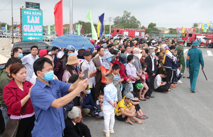 cau Cua Hoi bac qua song Lam anh 7