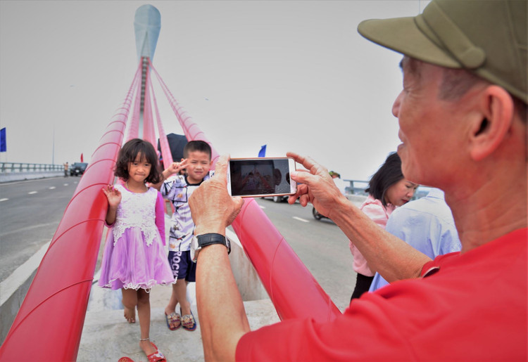 cau Cua Hoi bac qua song Lam anh 9