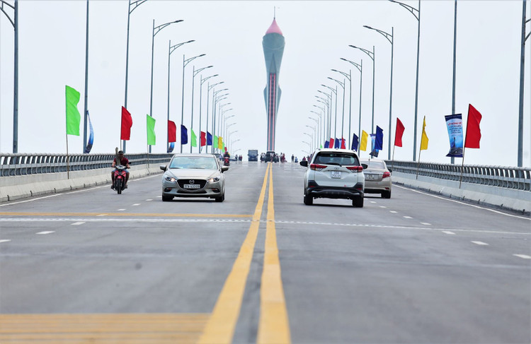 cau Cua Hoi bac qua song Lam anh 4