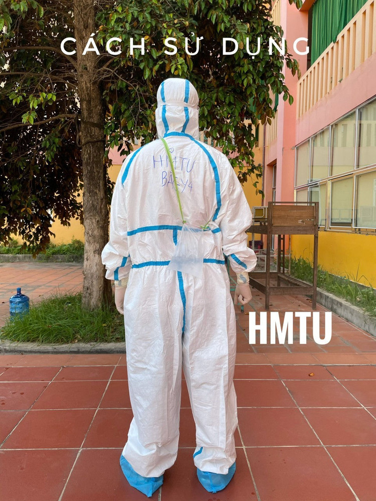 Lý do đội lấy mẫu tâm dịch Bắc Giang đeo túi đá trên người suốt ngày đêm