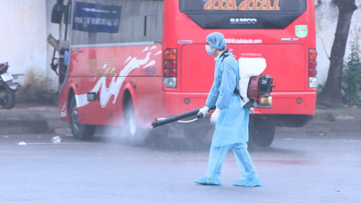 Cụ bà 79 tuổi mắc COVID-19, con trai và cháu nội cũng mắc bệnh ảnh 1