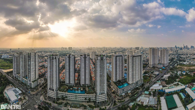 Những hoạt động nào ở TPHCM dự kiến được mở dần thời gian tới? - 5