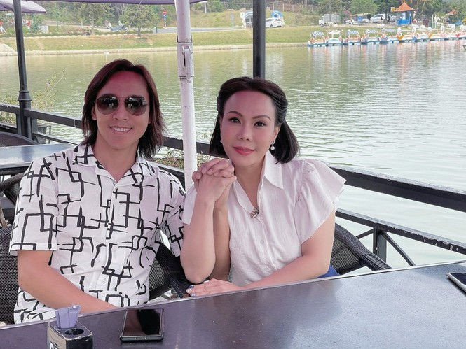 Tặng ông Đoàn Ngọc Hải 1,7 tỷ đồng, Việt Hương được chồng ủng hộ hết mình - ảnh 4