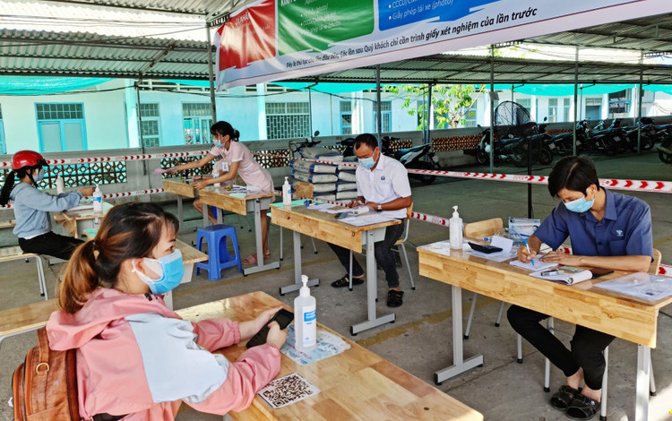 Nhieu gia xet nghiem Covid-19 anh 2