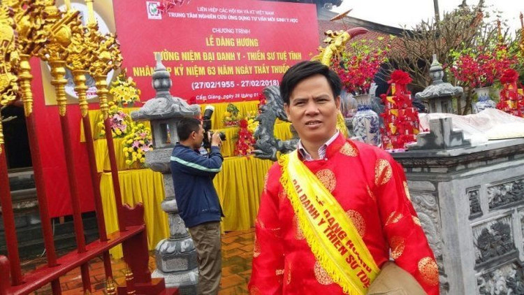 ﻿Lương y Phạm Ngọc Khánh.