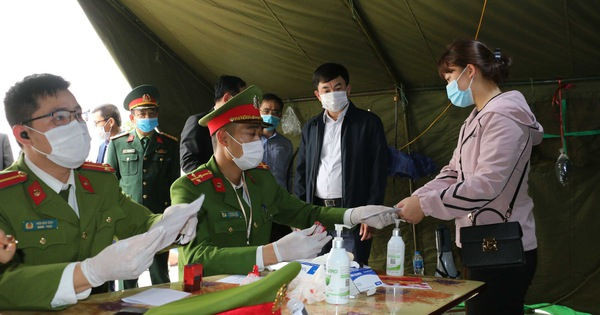 Xem xét kỉ luật, nữ giáo viên đến vùng có dịch ăn Tết, trở về Hải Phòng khai báo gian dối - Ảnh 1.