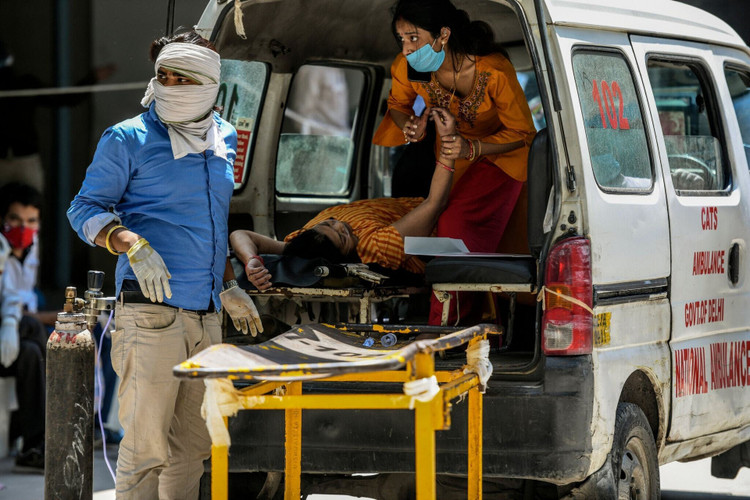 Ấn Độ: Tỷ lệ mắc COVID-19 cao không tưởng, dân ngồi nhà 'chờ' dịch tới - 1