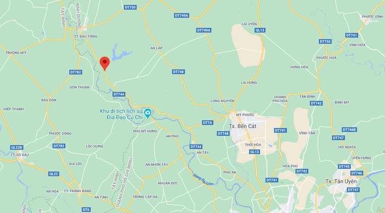 Oto ban tai boc chay sau va cham voi xe may anh 2