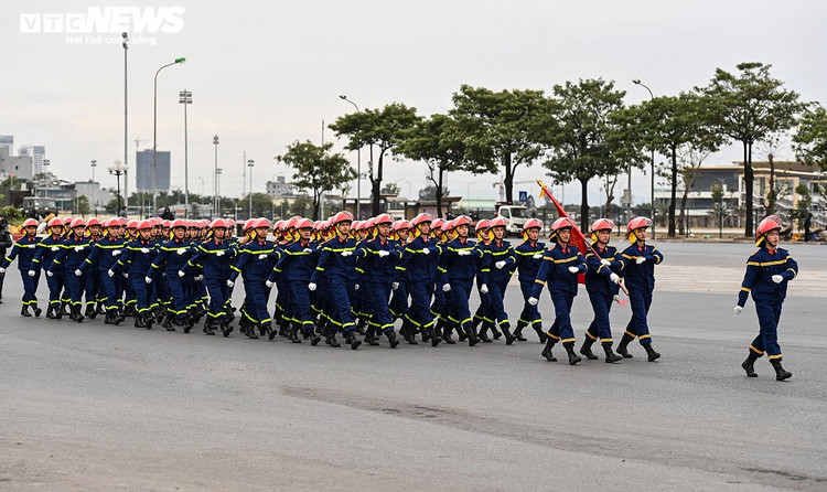 Ảnh: Hơn 6.000 người cùng xe bọc thép xuất quân bảo vệ Đại hội XIII của Đảng - 6