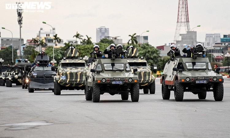 Ảnh: Hơn 6.000 người cùng xe bọc thép xuất quân bảo vệ Đại hội XIII của Đảng - 8